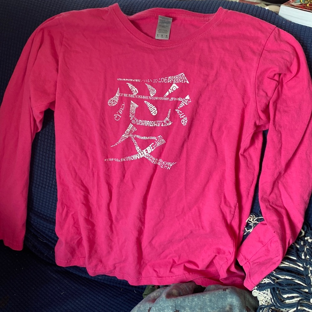 Love in 44 Languages LA Pop Art long sleeve shirt pink Medium